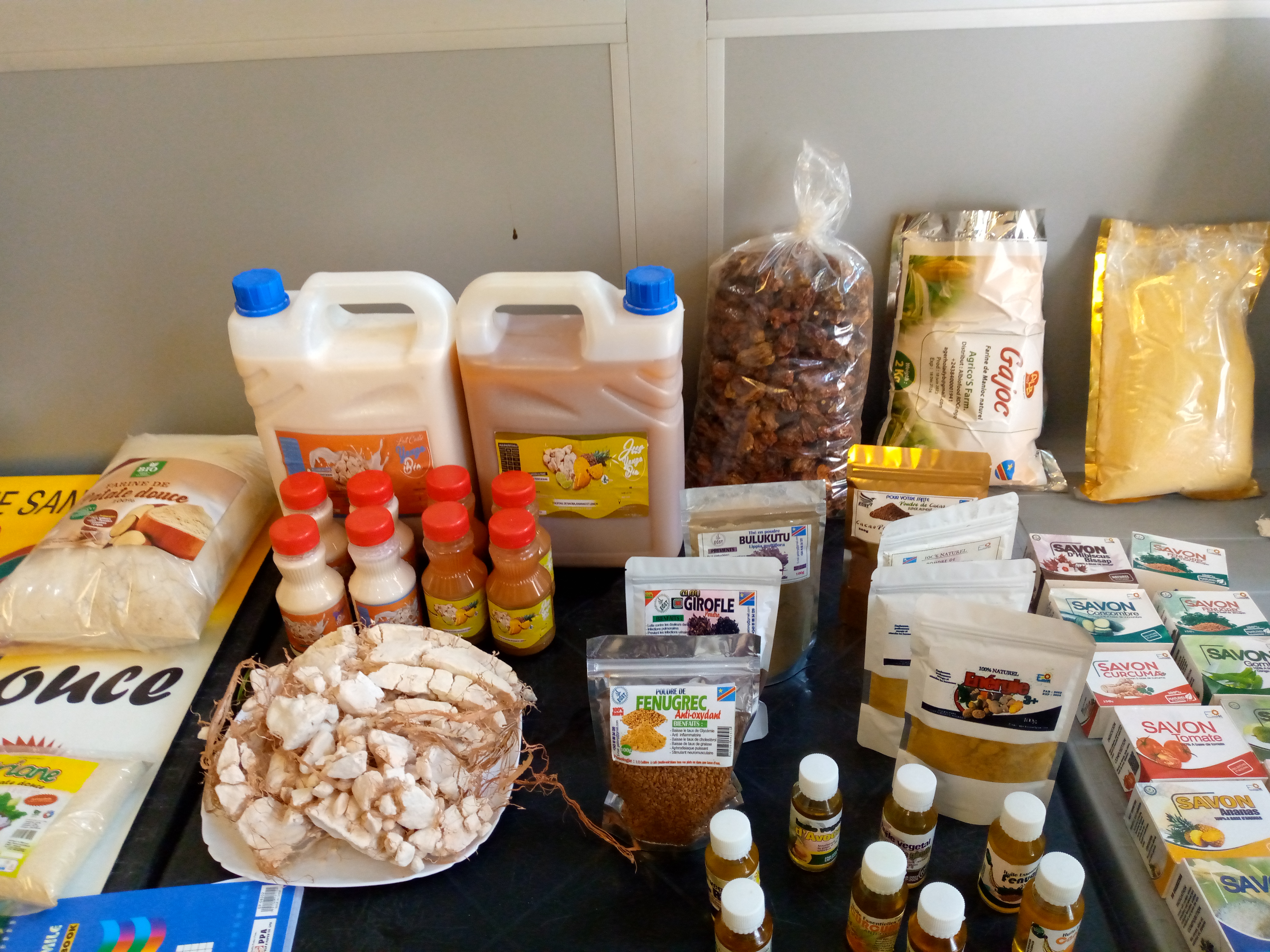Produits agricoles naturels fabriqués par des producteurs congolais / photo de Yves Muetu 