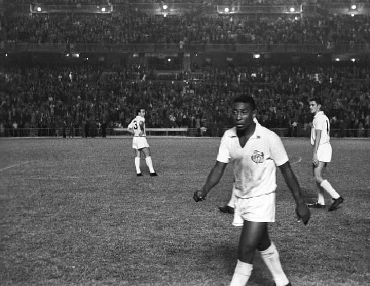 Pélé dans ses débuts au Santos en 1959, EFE