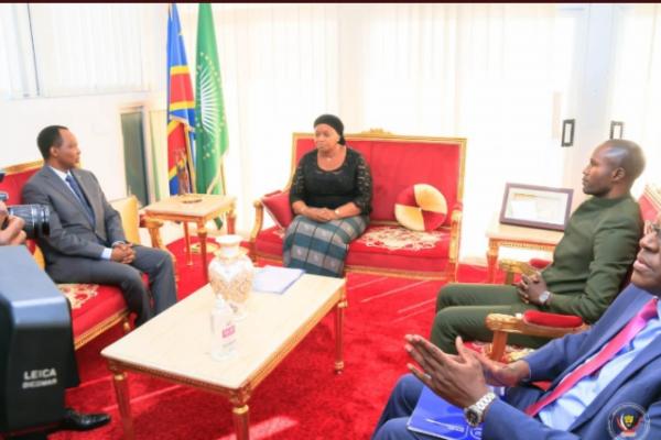 l'ambassadeur du Rwanda reçu par la Vice-première ministre Eve Bazaiba 