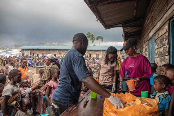 Le collectif « Goma Actif » avec les déplacés de Goma au Nord-Kivu. 