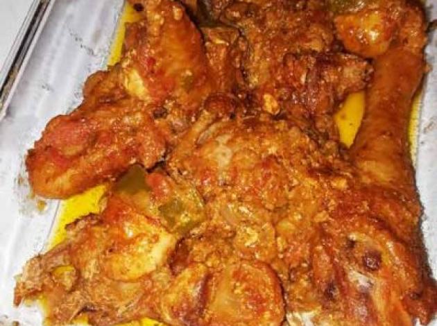Poulet doré à la Moambe, une cuisson facile à réaliser