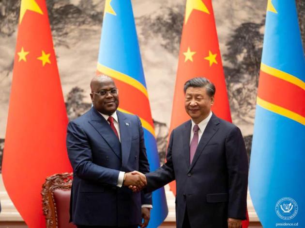 Félix Tshisekedi et le président de la Chine se saluent