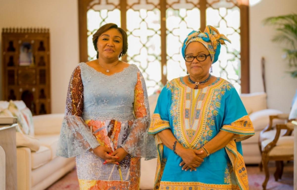 La première de la République Denise Nyakeru et Bobi Ladawa lors d'une rencontre le samedi 15 octobre 2022, à Rabat au Maroc.