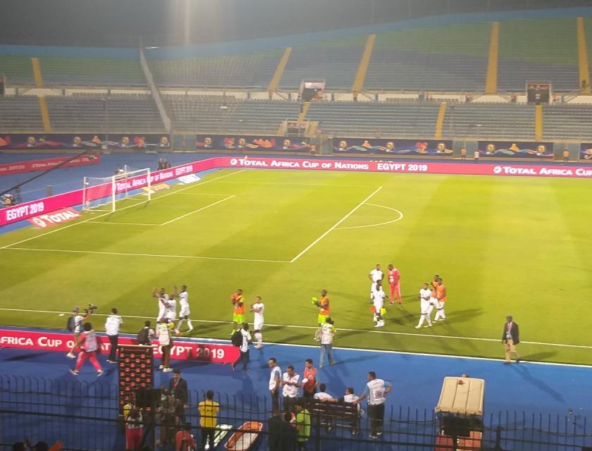 Les Léopards de la RDC saluent leurs supporters après la large victoire obtenue sur le Zimbabwe (4-0) à la CAN 2019. 