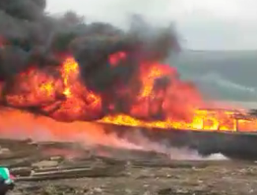 Explosion d'une baleinière à Maluku