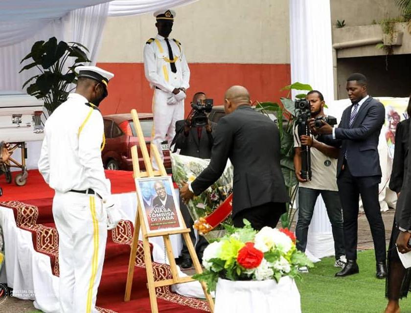 Fwasa Tombisa porté en terre