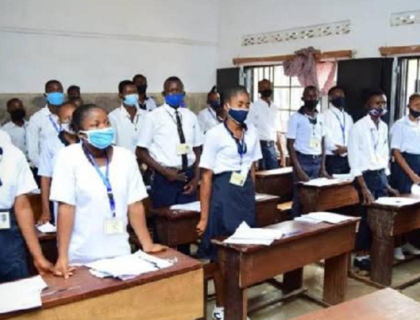 Les élèves finalistes dans une salle d'examen , photo d'illustration