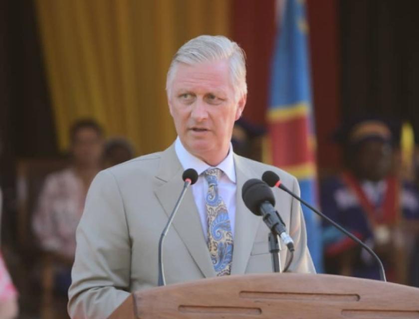 Le roi des Belges devant les étudiants à Lubumbashi , vendredi 10 juin 2022