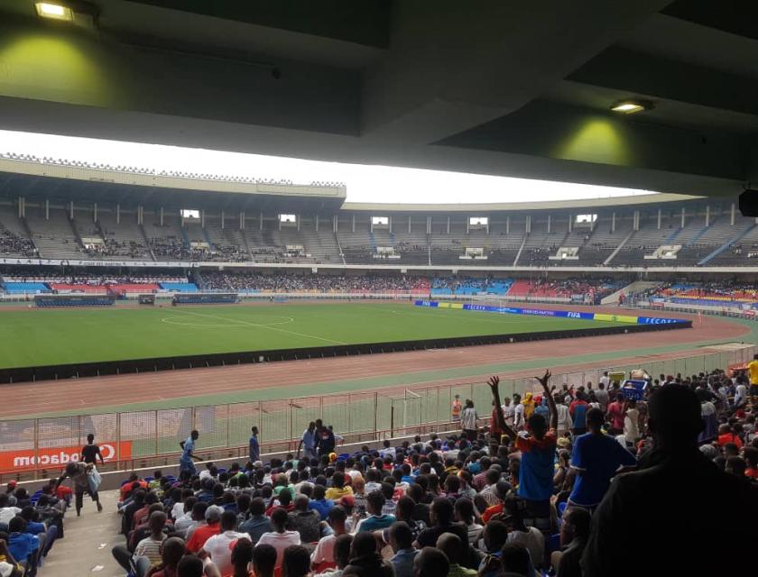 Ambiance au Stade des Martyrs de la Pentécôtes samedi 18 juin 2022 lors du match de gala entre les légendes de la RDC et de l'Afrique. Lemag.cd/Ph. Rodrick Bendi