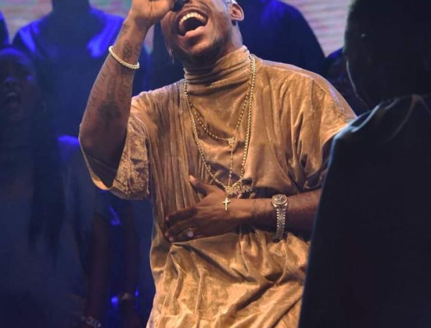 Prince babia, lors de la septième prestation Vodacom best of the best édition 2022, ayant pour thème « Tu dras toucher le ciel ». 