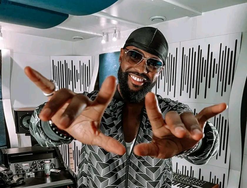 Hiro le Coq, chanteur français, originaire de la RDC.
