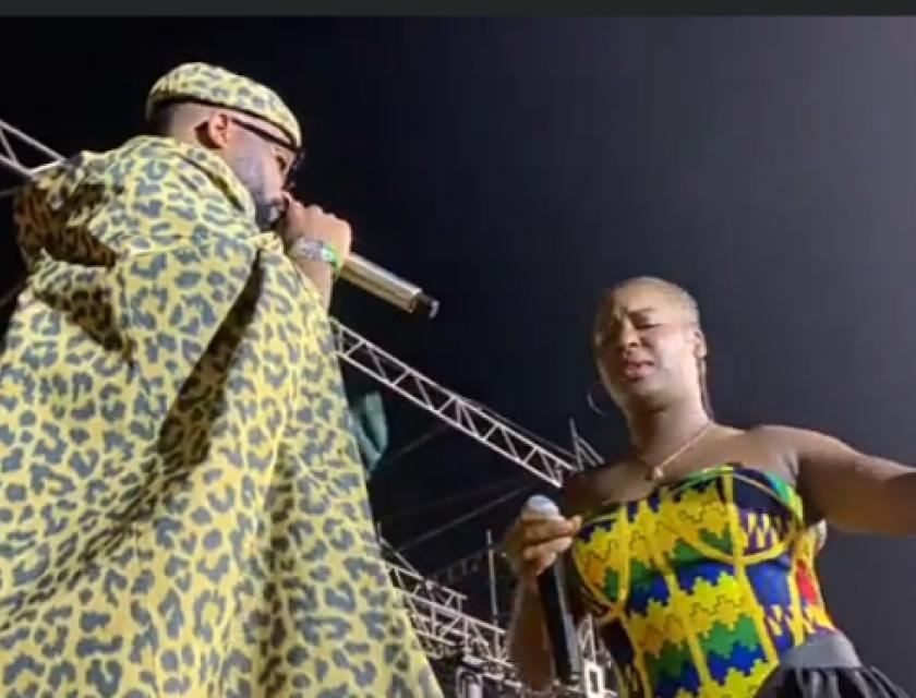 Fally Ipupa et Charlotte Dipanda sur scène le 29 octobre 2022 au stade des Martyrs de Kinshasa.