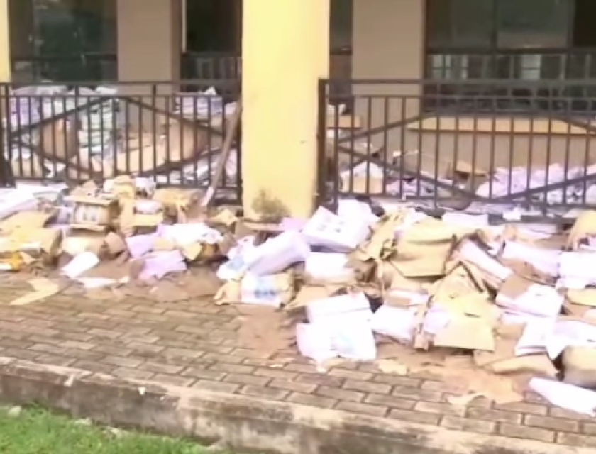 Des milliers des livres abandonnés à l'Institut de la Gombe