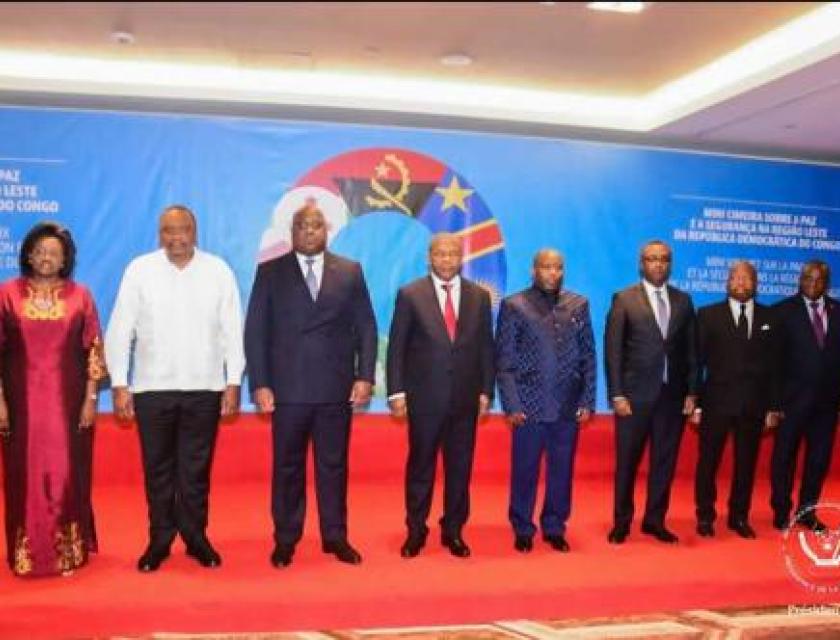 Une photo de famille des chefs d'Etats et le membres de la facilitation (EAC) lors du mini-sommet sur la paix et la sécurité à lest de la Rdc convoqué par le président angolais à Luanda le 23 novembre 2022. Ph/ Cellule de Communication Présidence