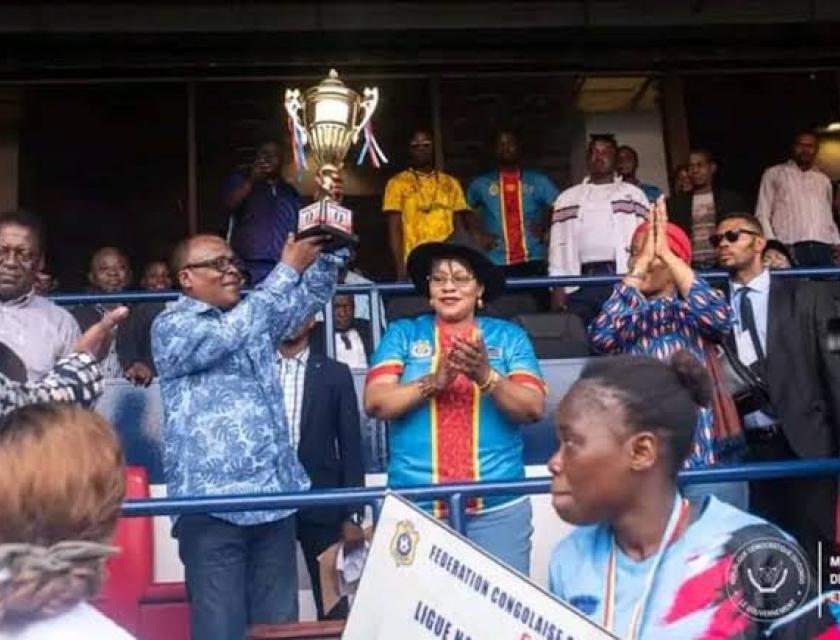 Les joueuses de l'INBTP remporte le tournoi Inter Universitaire, image du ministère des sports et loisirs 