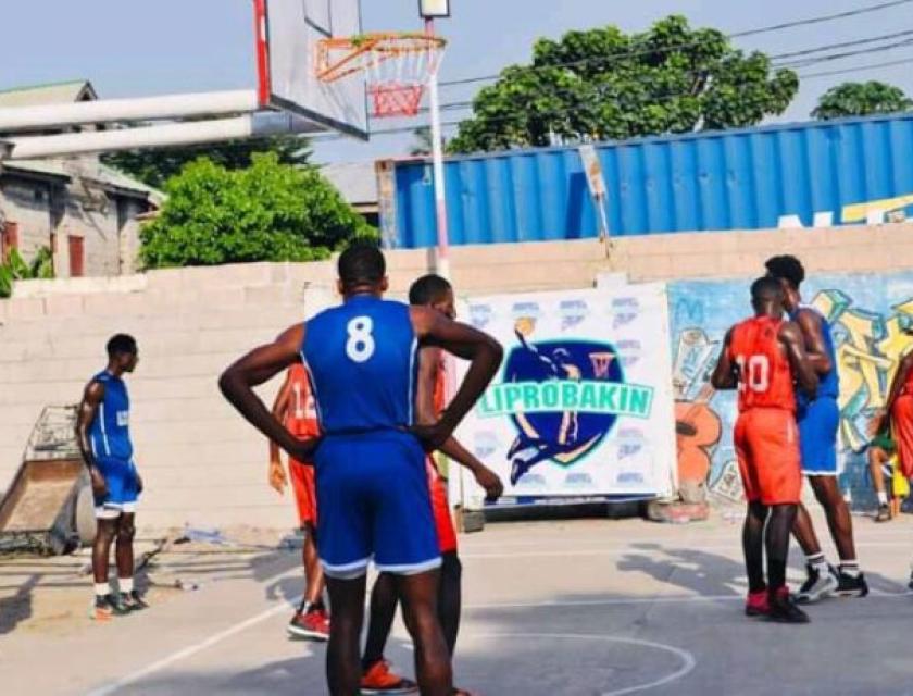 Le coup d’envoi de l’édition 2022-2023 de la Ligue provinciale de basketball de Kinshasa, Rich vs Terreur, dimanche 29 janvier 2023. 