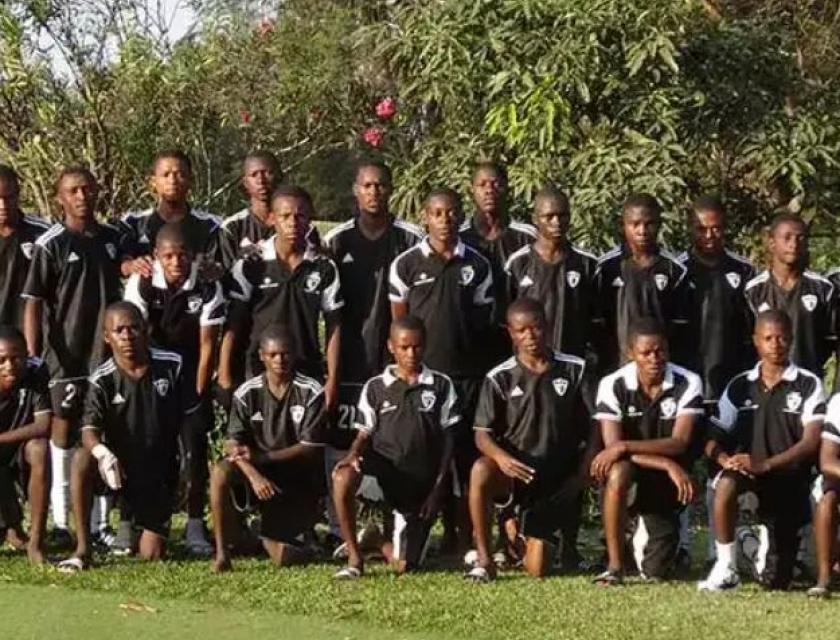 Le 20 jeunes de la 4 promotion (14-15 ans) et 7 jeunes de la 5 (12-13 ans). Ph. Tp mazembe, 2019.