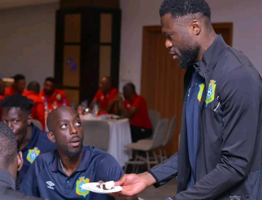 Les Léopards en plein Breakfast à Douala au Cameroun 