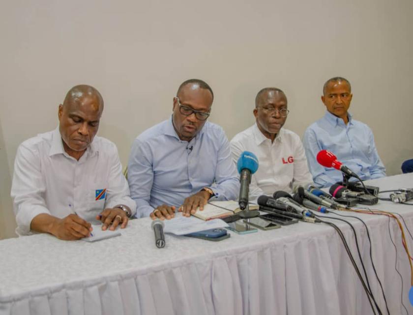 L'opposition signataires 
