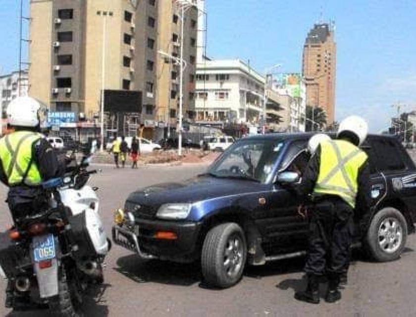 La Police de circulation routière au boulevard du 30 juin à Kinshasa 