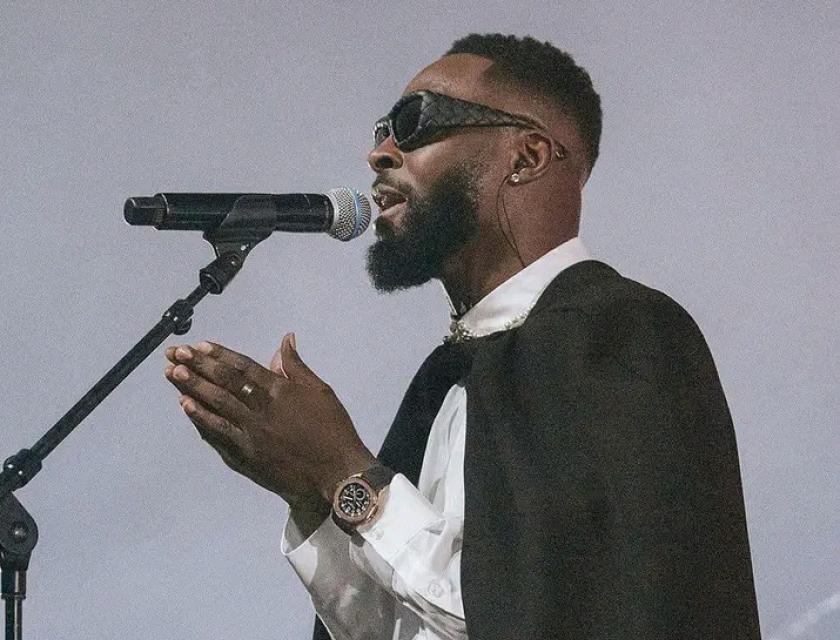 Le chanteur Congolais Héritier Watanabe lors d'un concert. 