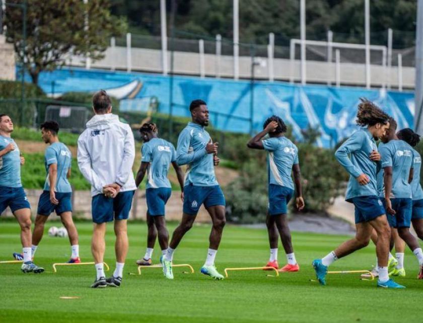 Chancel Mbemba en pleine réprise d'entrainement avec l'Olympique de Marseille