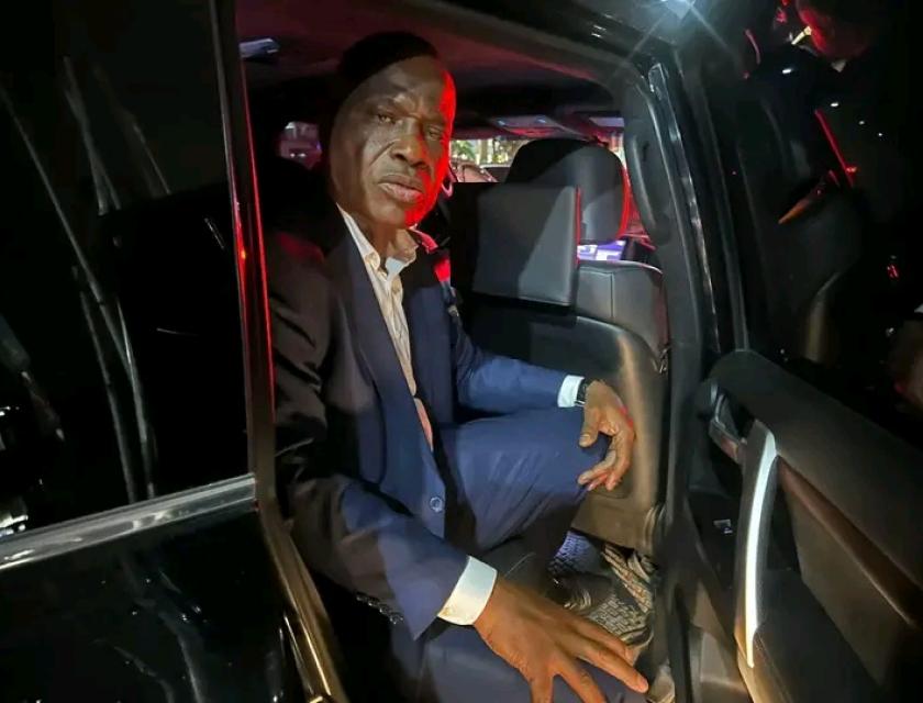 Martin Fayulu dans les embouteillages de Kinshasa 
