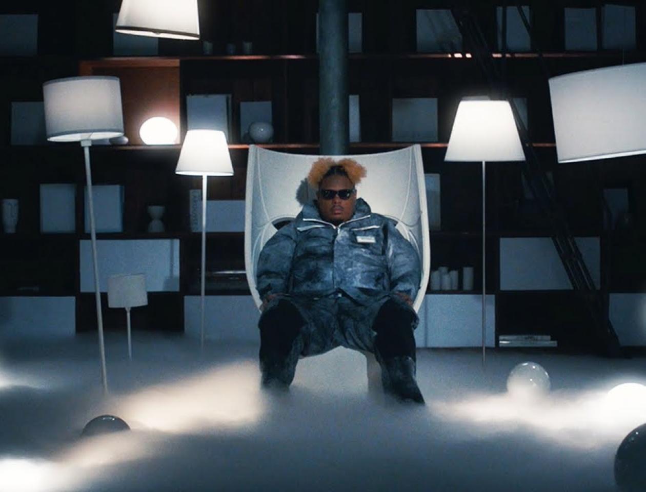 Photo du clip "Folie" de Naza