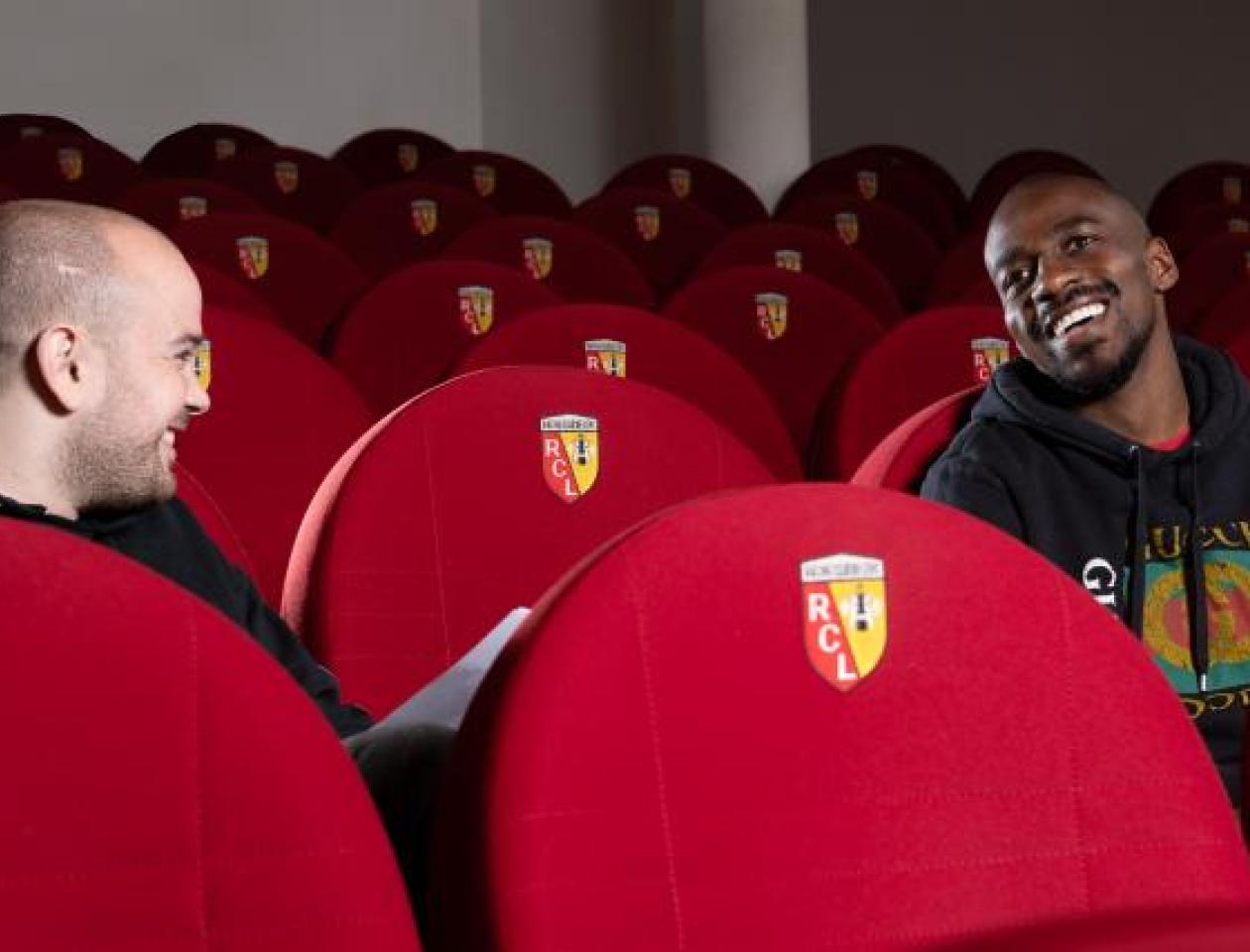 Gaël Kakuta en pleine interview avec le journaliste du site Onze mondial. com