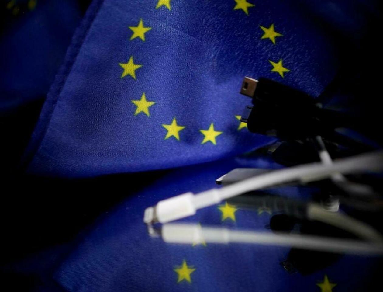 Le Parlement européen veut forcer l'adoption d'un chargeur universel, au grand dam d'Apple.