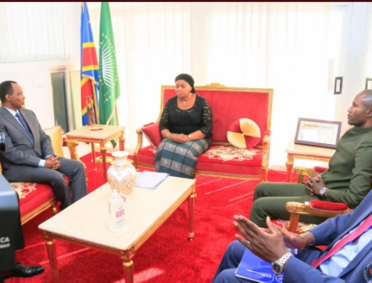 l'ambassadeur du Rwanda reçu par la Vice-première ministre Eve Bazaiba 