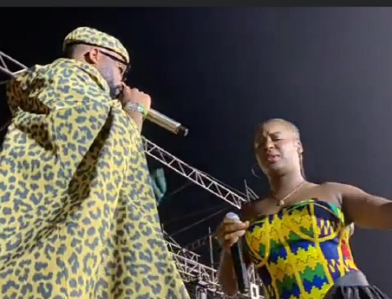 Fally Ipupa et Charlotte Dipanda sur scène le 29 octobre 2022 au stade des Martyrs de Kinshasa.