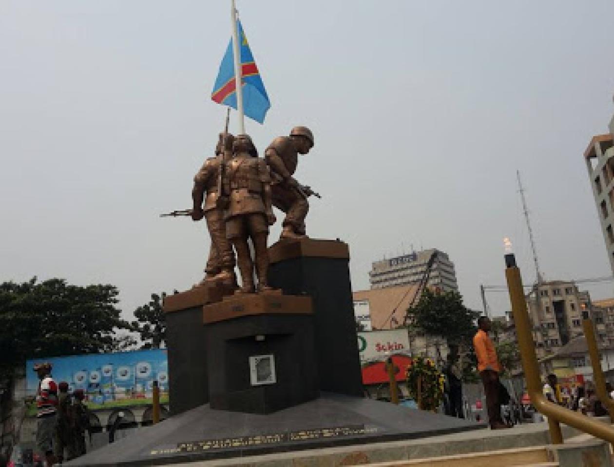 Monument érigé au Rond-point FORESCOM en l’honneur de tous les militaires ayant versé leur sang pour la Nation, inauguré par Joseph Kabila vendredi 28/07/2017. Radio Okapi/Ph. Blaise Shindani.