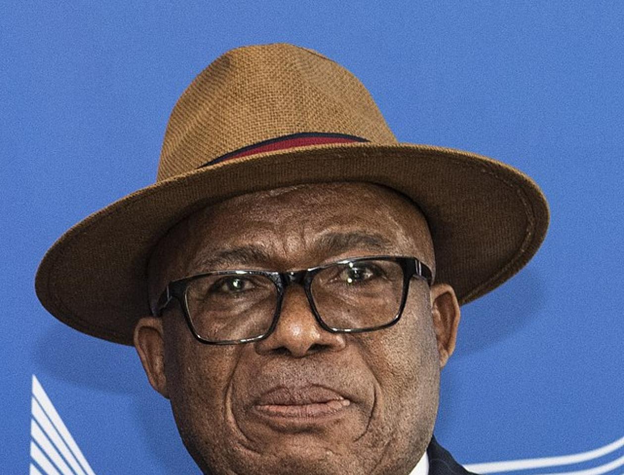 Modeste Mutinga , ministre des affaires sociales 