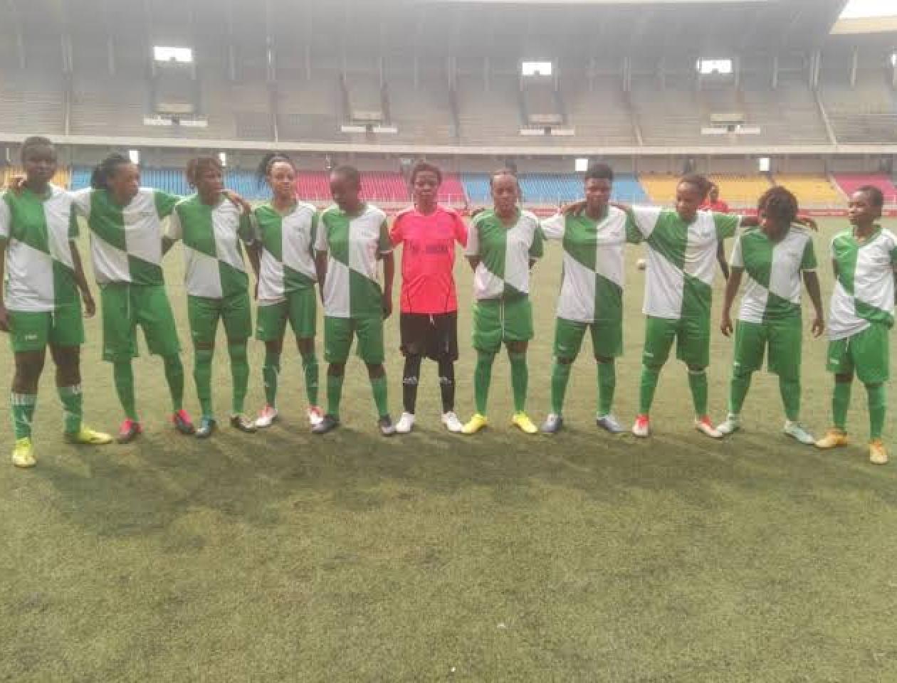 Le CSF Manika de Kolwezi sur le terrain de foot  