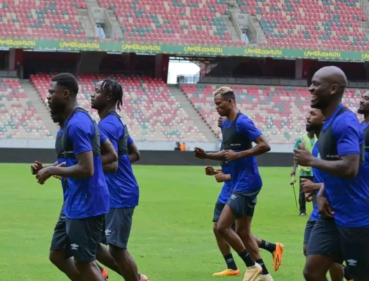 Les Léopards de la RDC en train d'effectuer la séance de reconnaissance de Terrain du stade Japoma de Douala au Cameroun en prévision d'un match amical face à l'Ouganda prévu ce mercredi 14 juin 2023