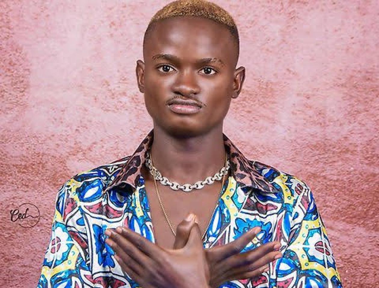 Le surnommé Petit Fally, artiste chanteur 