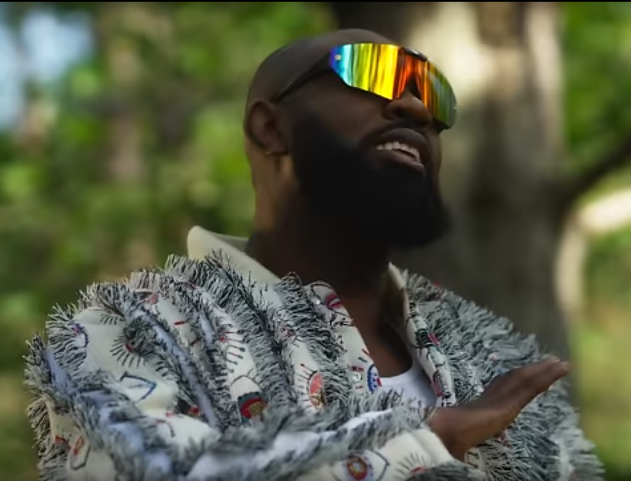 Capture d'écran du clip "Stoïque" de Fabregas